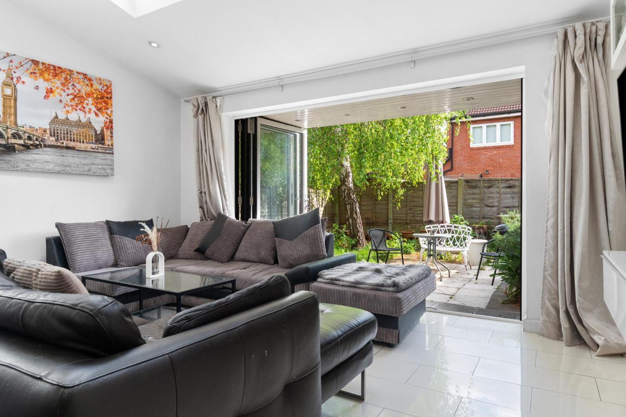 Shard View 3 Bed Entire Home ลอนดอน ภายนอก รูปภาพ